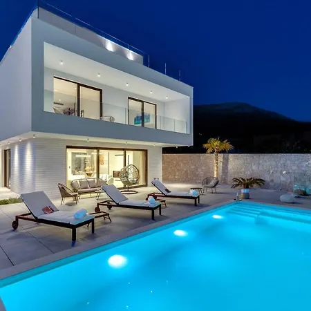 Villa New! Seaview Nocturno With 4 En-suite Bedrooms, Private 35smq Infinity Pool With Hydromassage *