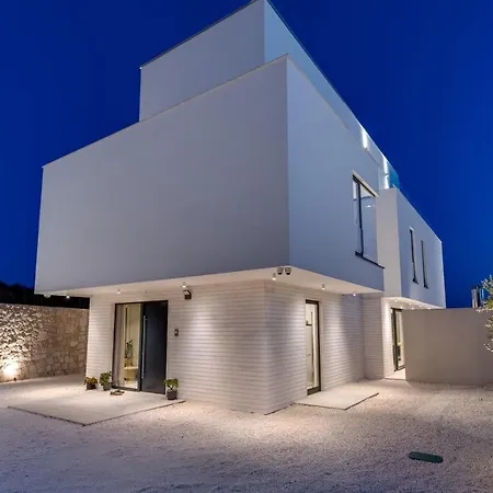Villa New! Seaview Nocturno With 4 En-suite Bedrooms, Private 35smq Infinity Pool With Hydromassage *