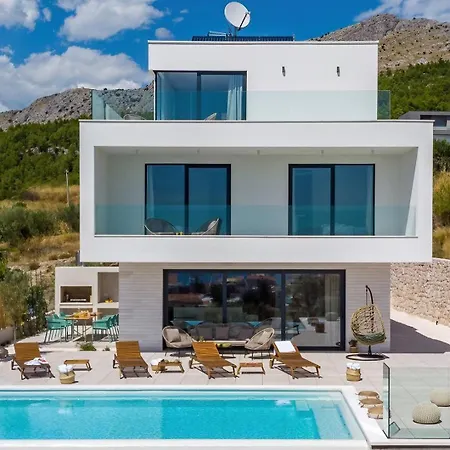 Villa New! Seaview Nocturno With 4 En-suite Bedrooms, Private 35smq Infinity Pool With Hydromassage