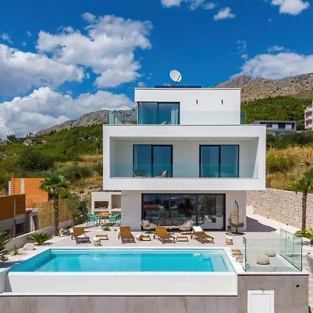New! Seaview Nocturno With 4 En-suite Bedrooms, Private 35smq Infinity Pool With Hydromassage Villa