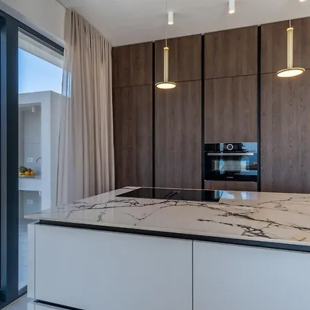 New! Seaview Nocturno With 4 En-suite Bedrooms, Private 35smq Infinity Pool With Hydromassage