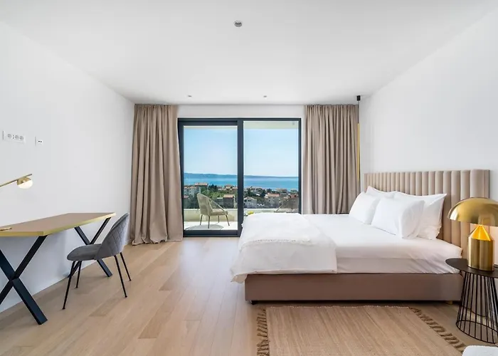 Seaview Nocturno With 4 En-suite Bedrooms, Private 35smq Infinity Pool With Hydromassage