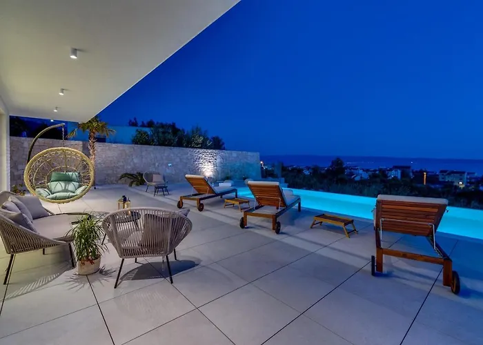 Seaview Nocturno With 4 En-suite Bedrooms, Private 35smq Infinity Pool With Hydromassage 别墅