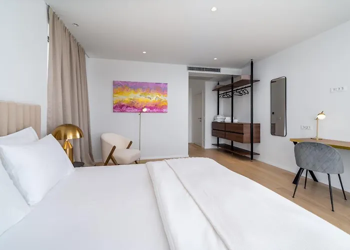 Seaview Nocturno With 4 En-suite Bedrooms, Private 35smq Infinity Pool With Hydromassage