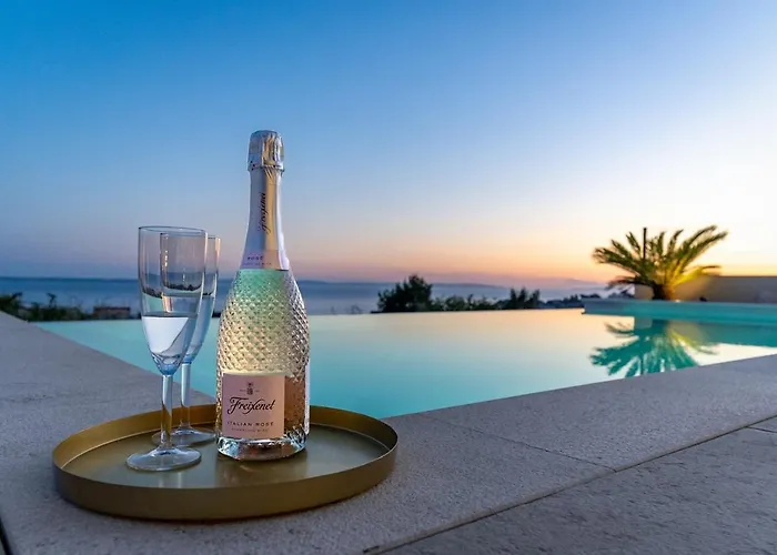 Seaview Nocturno With 4 En-suite Bedrooms, Private 35smq Infinity Pool With Hydromassage 别墅 珀德垂那