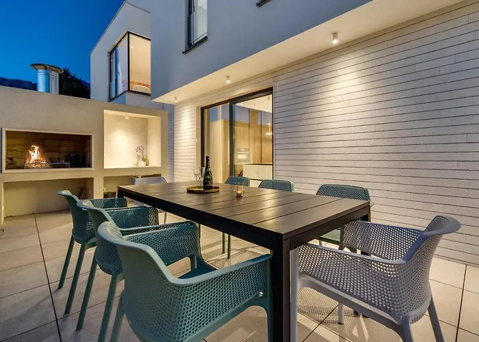 Seaview Nocturno With 4 En-suite Bedrooms, Private 35smq Infinity Pool With Hydromassage 别墅 *