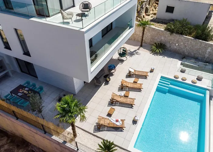 Seaview Nocturno With 4 En-suite Bedrooms, Private 35smq Infinity Pool With Hydromassage 珀德垂那