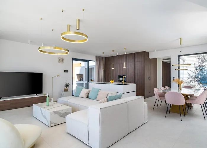 Seaview Nocturno With 4 En-suite Bedrooms, Private 35smq Infinity Pool With Hydromassage 别墅 *